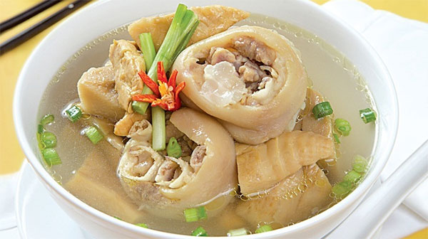 Canh măng lưỡi lợn hầm giò 