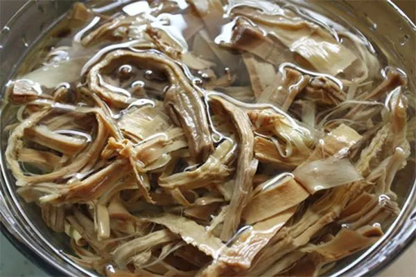 Hướng dẫn cách làm món mực khô xào măng ngon khó cưỡng