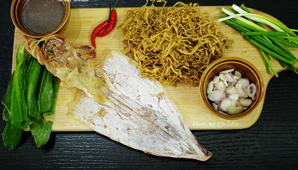 Hướng dẫn cách làm món mực khô xào măng ngon khó cưỡng