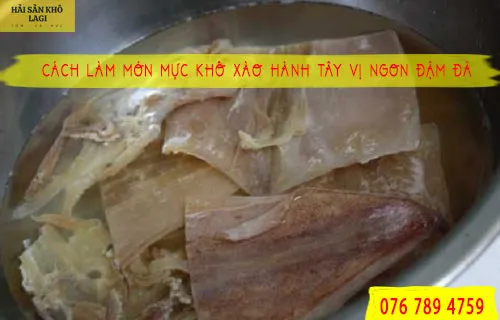 Mực khô xào hành tây