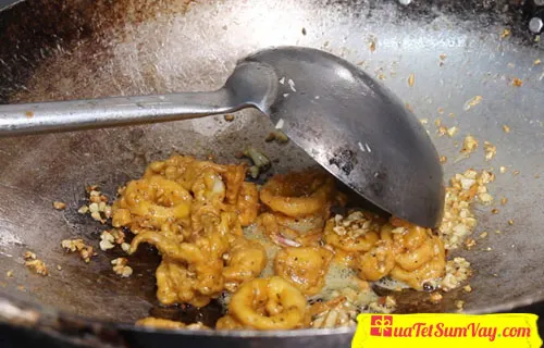 Công thức làm mực chiên bơ tỏi thơm ngon
