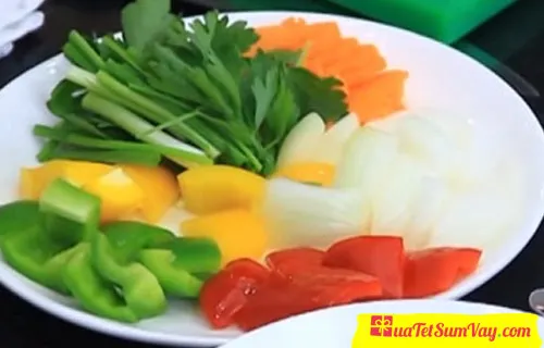 món mực xào chua ngọt