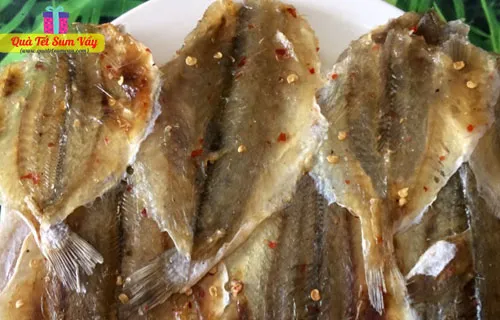 Khô cá đù tẩm ớt xẻ